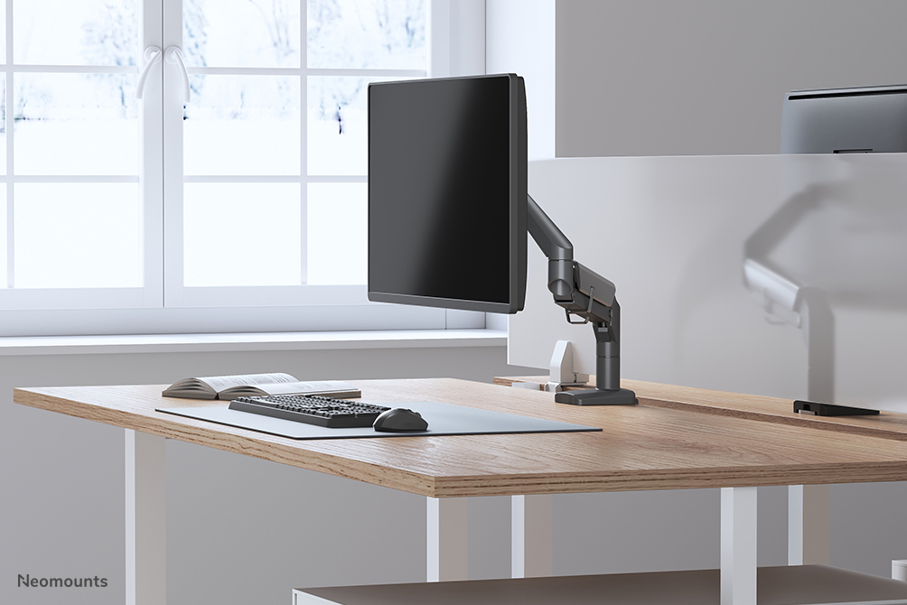 Neomounts DS70-810BL1 Monitorarm 17-32" - Gasfeder - platzsparend - 180°-Stopp